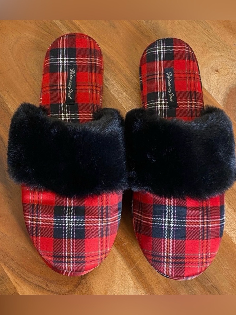 Victoria’s Secret Holiday Plaid Satin Faux Fur Trim Slide Slippers  NWOT